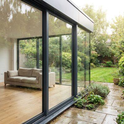 Modern_home_extension_with_windows
