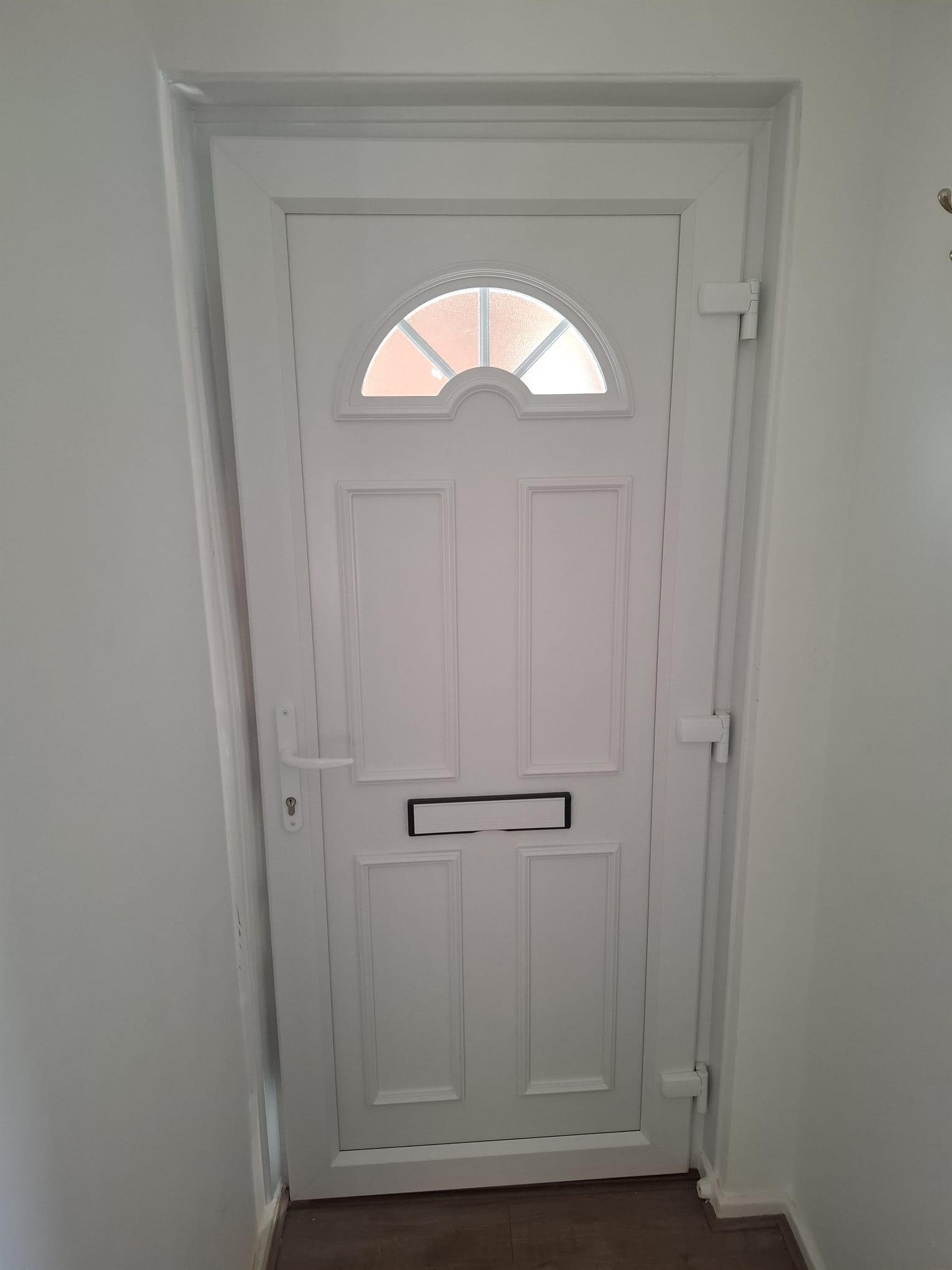 Front door & uPVC Windows (1) Front door & uPVC Windows