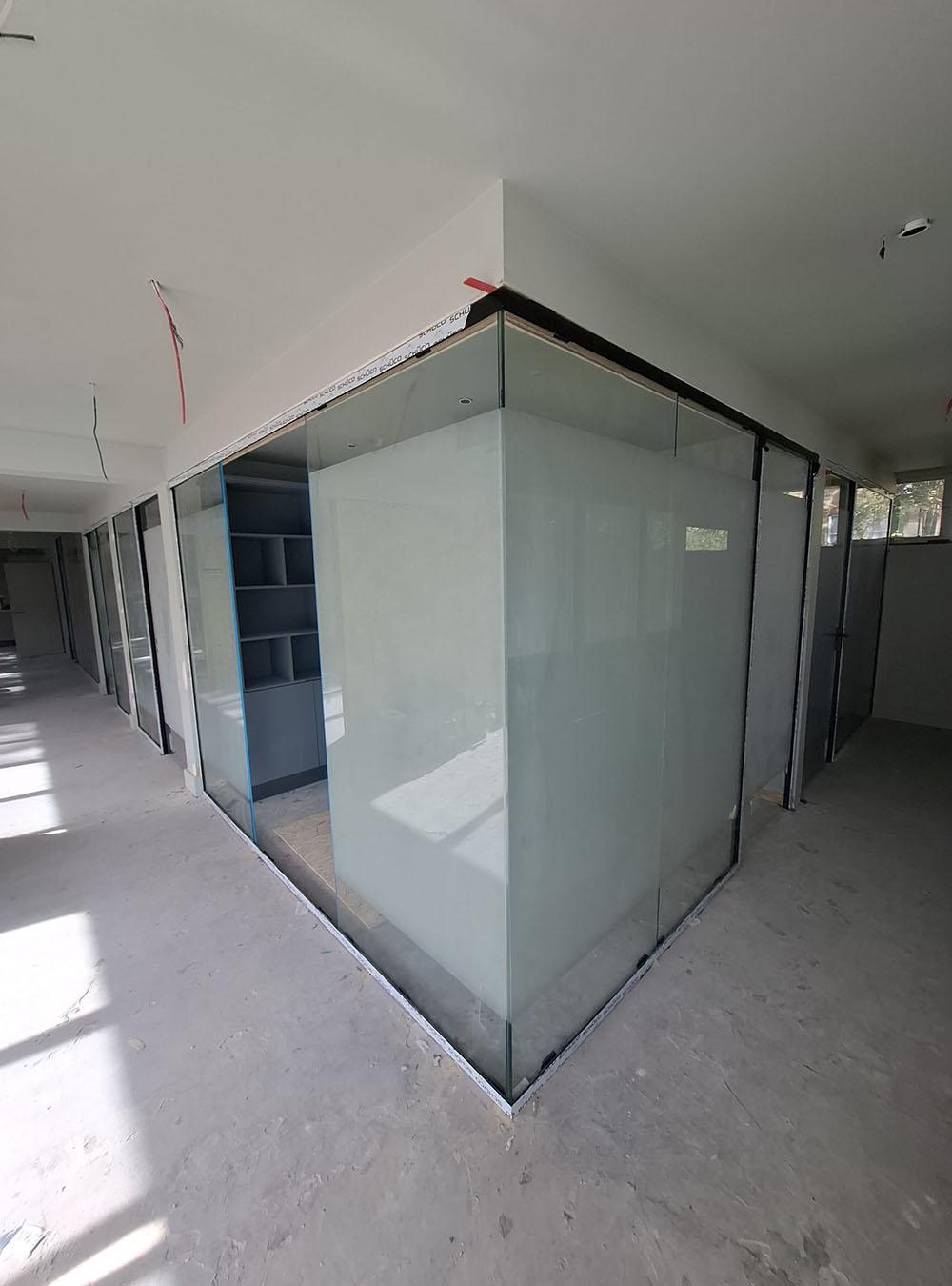 Glass Wall & Door (1) Glass Wall & Door