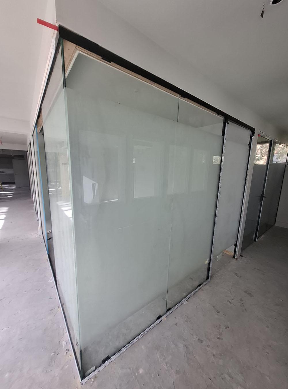 Glass Wall & Door (2) Glass Wall & Door