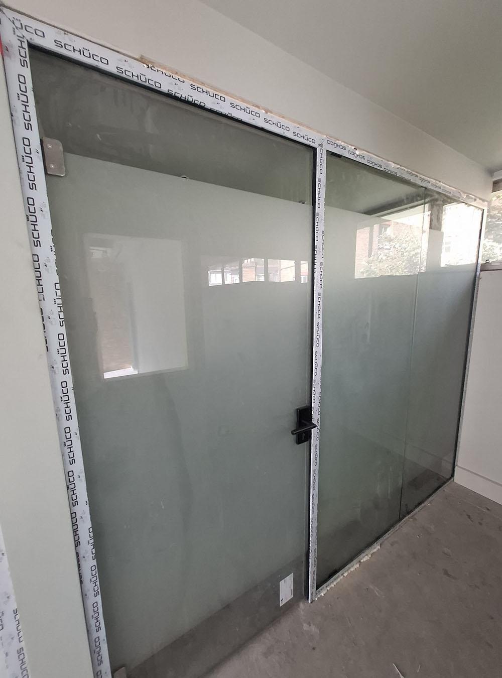Glass Wall & Door (3) Glass Wall & Door